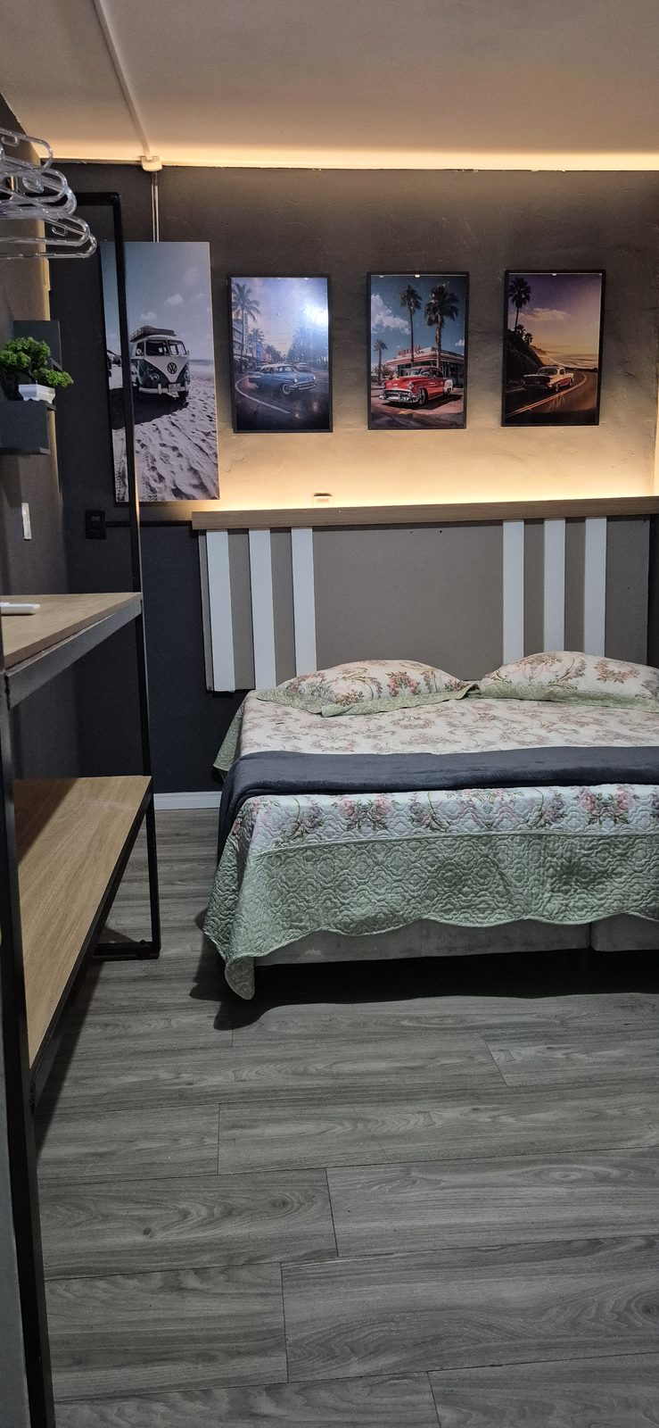 Quarto Roddertown 05 — Beliche e cama do quarto com iluminação embutida